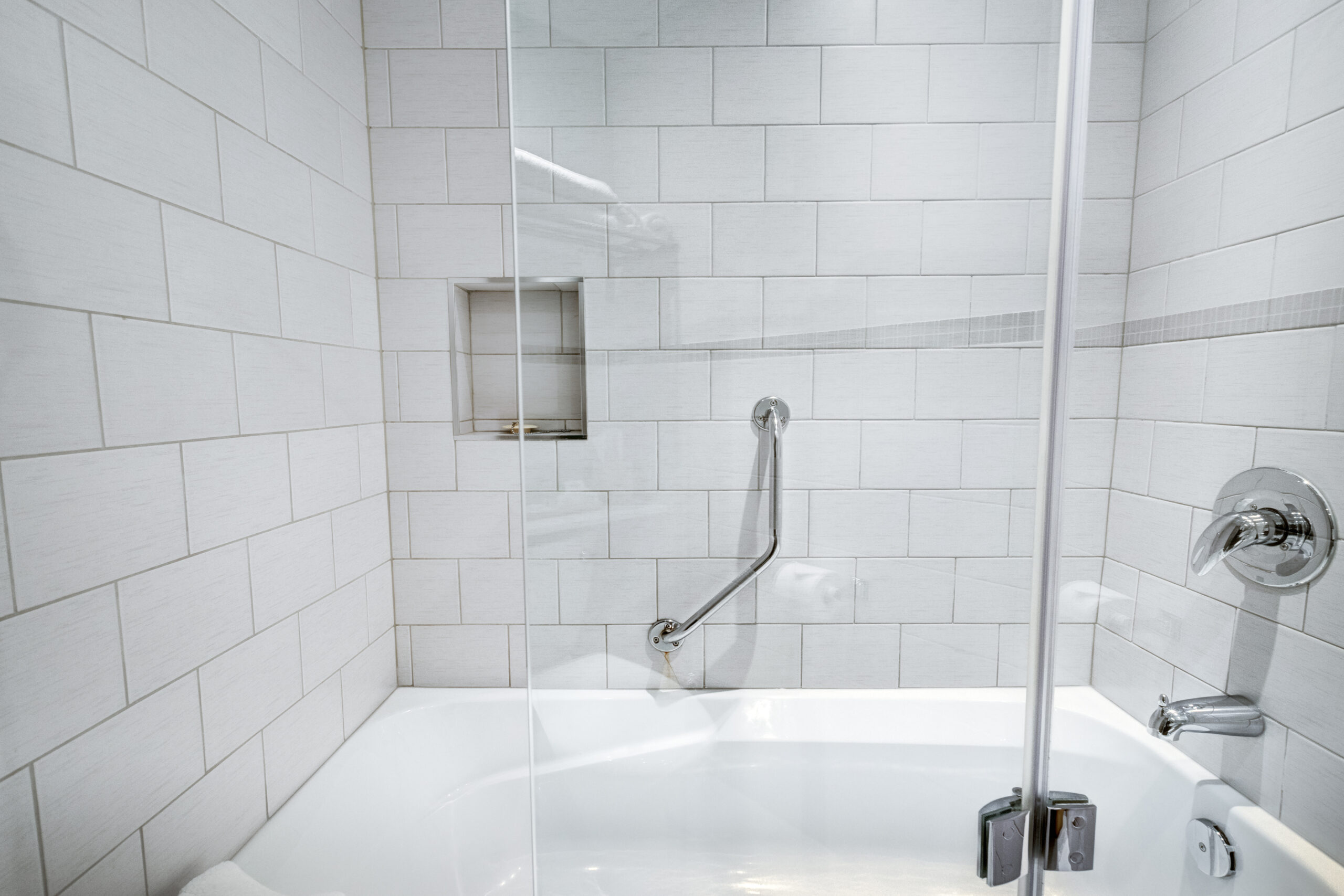 Barre de douche PMR