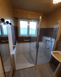 Installation d'une douche senior à Amiens.